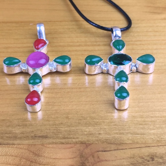 New Pair of Mixed Onyx Stone Handmade Silver Overlay Cross Pendants - Picture 3 of 8